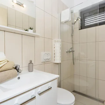 Family-friendly With Swimming Pool Brodarica, - 20248