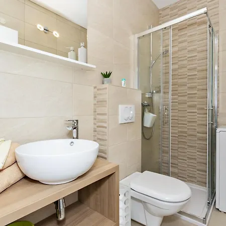 Family-friendly With Swimming Pool Brodarica, - 20248 *