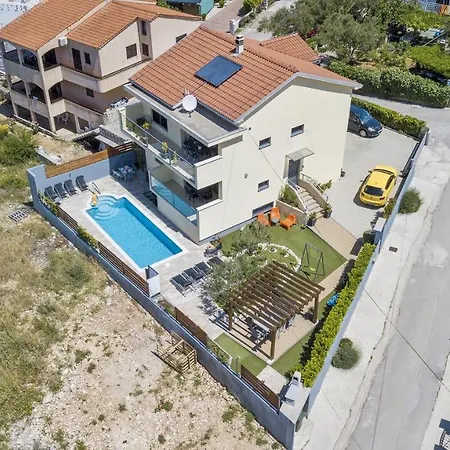 Family-friendly With Swimming Pool Brodarica, - 20248 *