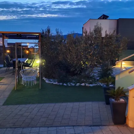 Family-friendly With Swimming Pool Brodarica, - 20248 Šibenik