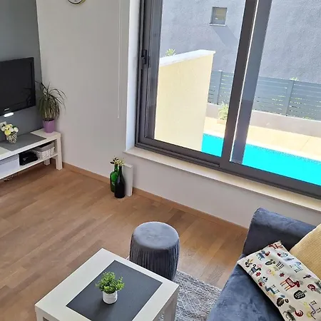 Apartment Family-friendly With Swimming Pool Brodarica, - 20248 *