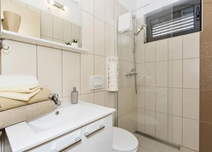 Family-friendly With Swimming Pool Brodarica, - 20248