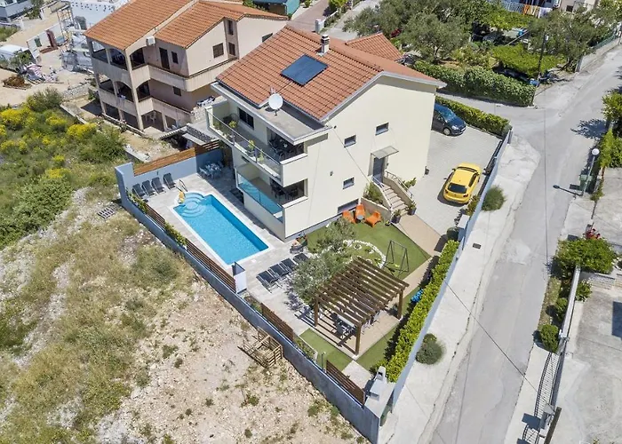 Family-friendly With Swimming Pool Brodarica, - 20248 *