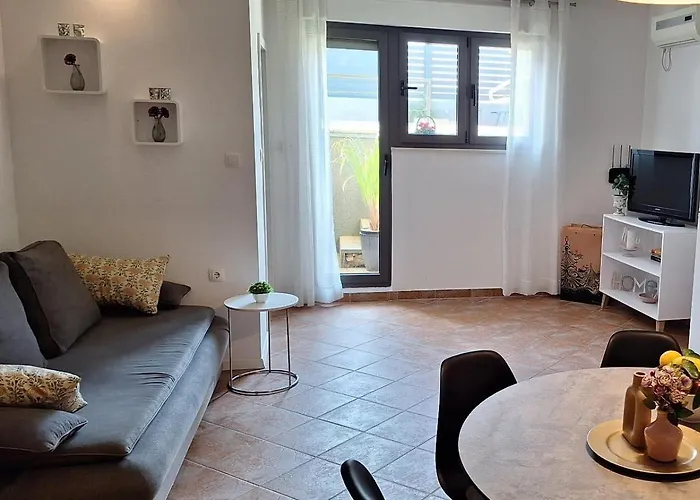 Family-friendly With Swimming Pool Brodarica, - 20248 Šibenik